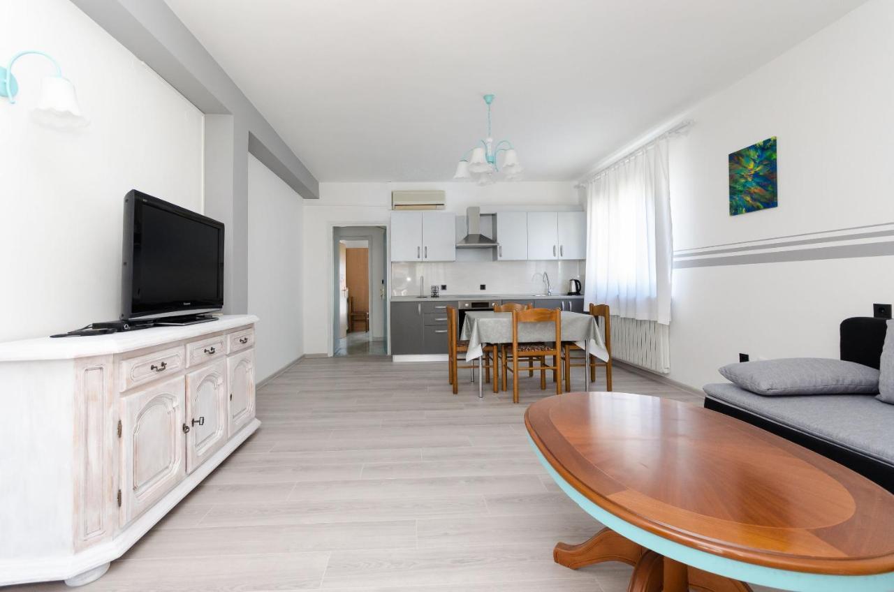 Apartments Slavica R Банёл Экстерьер фото