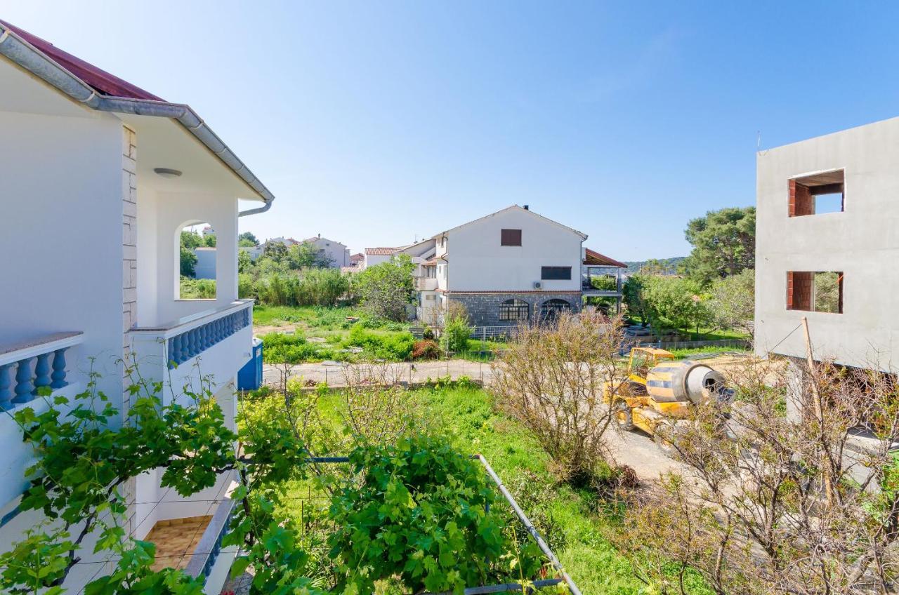 Apartments Slavica R Банёл Экстерьер фото