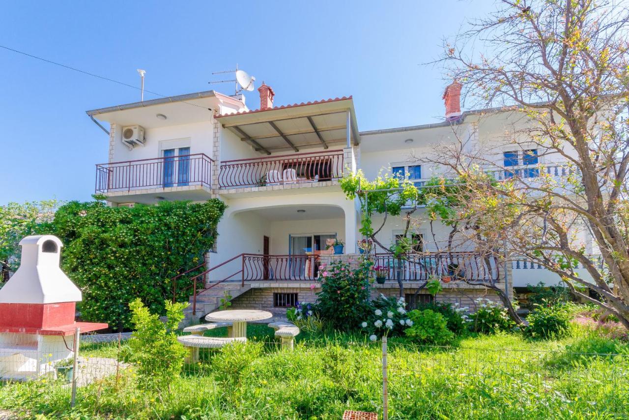 Apartments Slavica R Банёл Экстерьер фото